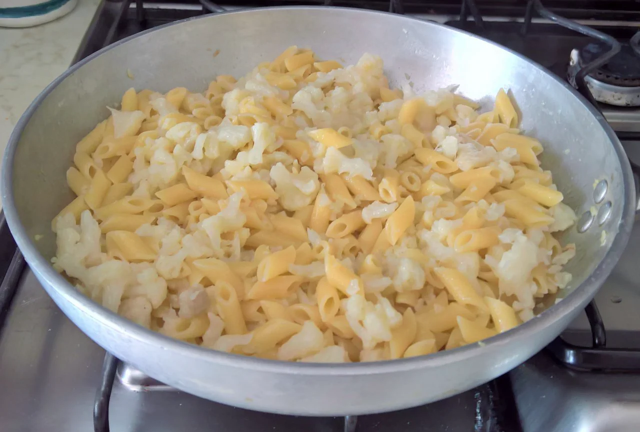 mezze penne con cavolfiore al forno
